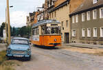 Im August 1991 war der Tw 32 der Naumburger Straßenbahn in der Bahnhofstraße als Linie 2 unterwegs.