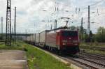 DB 189 056-5 mit einem KLV Richtung Gro�korbetha, am 09.05.2013 in Naumburg Hbf.
