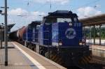 InfraLeuna 210 + 211 mit Kesselwagen Richtung Gro�korbetha, am 19.07.2013 in Naumburg Hbf.