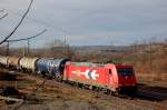 RheinCargo 185 606-1 mit Kesselwagen Richtung Gro�korbetha, am 11.01.2014 in Naumburg Hbf.
