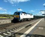 HLG DE 2700-10 mit einem leeren Holzzug Richtung Bad K�sen, am 04.05.2015 in Naumburg Hbf.