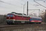 EBS 132 293-2 mit einem BTE-Wagen, am 16.12.2018 beim pausieren in Naumburg Hbf.