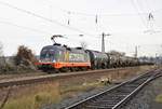 Hectorrail 242.532 „Lightyear“ mit einem Kesselwagenzug in Richtung Bad K�sen, am 26.11.2020 in Naumburg.