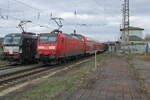 DB 146 011 mit dem RE 4886  Saale-Express  von Jena-G�schwitz nach Halle (S) Hbf, am 03.04.2023 in Naumburg (S) Hbf.