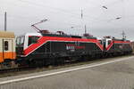 EBS 143 056-0 und 143 124-6 mit dem D-EBS 56 80 21-80 084-8 Bom am 02.01.2024 in Naumburg (S) Hbf.