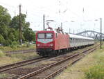 SRS 143 020-6 mit der RB 31946 (Abellio Ersatzverkehr) von Halle (S) Hbf nach Saalfeld (S), am 13.07.2022 bei der Ausfahrt in Naumburg (S) Hbf.