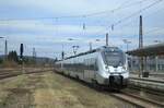 DB 1442 121 + 1442 102 als S6 aus Leipzig Hbf, am 14.12.2025 in Naumburg (S) Hbf.