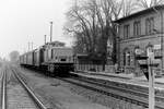DR 106 099-5 mit einem DMV-Sonderzug von Erfurt Hbf nach Naumburg Hbf, am 22.10.1988 in Gehofen. Dies war die interne Jahresabschlussfahrt der Traditionsbahn Erfurt-West. (Foto: Heiko Ifland)
