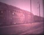 DR Doppelstockgarnitur und weitere Personenwagen als Sonderzug der Konsumgenossenschaft Naumburg-Nebra im Bf Vitzenburg; 1970 (Film: Siegmund Rolke)