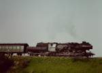 DR 52 8119-1 mit einem Personenzug von Querfurt nach Vitzenburg, am 05.05.1980 bei Grockst�dt.