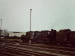 DR 52 8105-0 mit einem Personenzug aus Querfurt, am 05.05.1980 im Bahnhof Vitzenburg.