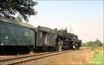 DR 52 8077-1 mit dem P 16557 von Röblingen nach Vitzenburg, am 02.09.1980 bei der Ausfahrt in Lodersleben.