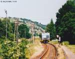 Als RB nach Naumburg (S) Hbf verl�sst dieser KEG VT 3.xx am 07.06.2003 den Haltepunkt in Balgst�dt.