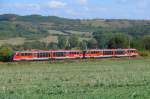DB 642 669-6 + 642 163-0 als RB 25977 von Nebra nach Naumburg (S) Ost, bei Laucha; 12.09.2009 (Foto: Dieter Thomas)
