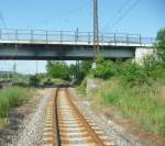 Kurz hinter dem Naumburger Hauptbahnhof zweigt die Unstrutbahn Richtung Kleinjena ab; 29.06.2010 