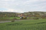 Ein Triebwagen der Burgenlandbahn als RB von Wangen nach Naumburg Ost, am 17.04.2016 im Unstruttal bei Balgst�dt.