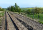 Das Unstrutbahngleis am km 51.9, in Höhe des früheren Gleisdreiecks Reinsdorf (b Artern), am 01.05.2016.