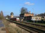 Ein Triebwagen der BR 628 wartet am 02.12.2006 im Bf Nebra auf die Ausfahrt nach Zeitz.