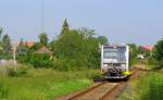 Burgenlandbahn 672 911  Stadt Ro�leben  als RB 34869 von Nebra nach Naumburg Ost, bei der Einfahrt in Laucha; 09.06.2011