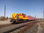 MEG 102 mit zehn Loks der BR 111 von Stillstandsmanagement Leipzig-Engelsdorf nach Karsdorf, am 24.03.2020 in Naumburg Hbf. (Foto: Sebastian Schmidt)