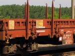 Detailbild von einem France Wagons Chez Ermeva S.A Flachwagen vom Typ Res, abgestellt auf den Anschlussbahngleisen am Zementwerk Karsdorf; 09.07.2011