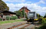 Burgenlandbahn 672 913  Der Querfurter  + 672 902  Rotk�ppchen Sekt  als RB 34946 von Zeitz nach Naumburg Ost, am 08.09.2012 im Bahnhof St��en. (Foto: Hans-J�rgen Warg)
