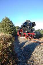 Die 41 1144-9 k�mpft sich mit dem  Rotk�ppchen-Express I  auf der R�ckfahrt von Freyburg nach Altenburg, am 30.09.2012 die Steigung zwischen Mertendorf und St��en hinauf.