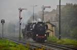 Dampfwolken in Zeitz. EMBB 52 8154-8 am 13.09.2014 in Zeitz bei Umsetzen. Weiter geht es dann mit dem Winzerfestsonderzug DPE 79826 nach Freyburg, �ber Gro�korbetha und Naumburg Hbf.