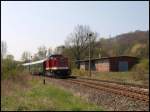 PRESS 112 565-7 mit einem Sonderzug des VSE Schwarzenberg auf der Fahrt in die Domstadt Naumburg, bei der Durchfahrt am Hp Mertendorf; 25.04.2010 (Foto: Steffen Tautz)