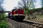 PRESS 112 565-7 mit einem Sonderzug des VSE Schwarzenberg nach Naumburg, bei der Einfahrt in Teuchern; 25.04.2010 (Foto: Hans-J�rg Winterberg)
