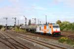 hvle 285 102-0 mit Kesselwagen Richtung Leipzig, bei der Ausfahrt in Zeitz; 10.09.2011 (Foto: Daniel Berg http://www.holzroller.de)