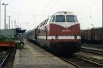 DR 228 797-7 steht mit ihrem Personenzug nach Zeitz abfahrbereit auf Gleis 5 in Naumburg (S) Hbf; 03.07.1992 (Foto: Hans-Peter Waack www.