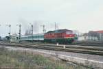 DB 232 889-0 am 26.04.1997 mit einer RB Richtung Leipzig, bei der Ausfahrt in Zeitz.