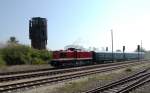 Der Sonderzug aus Schwarzenberg mit der PRESS 112 565-7 an der Spitze, bei der Ausfahrt in Teuchern; 25.04.2010 (Foto: Hans-J�rg Winterberg