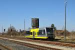 Aus Wei�enfels kommt Burgenlandbahn 672 905 und passiert auf der Fahrt nach Zeitz die Reste des ehemaligen Bw Teuchern; 26.03.2010 (Foto: Christopher P�tz)