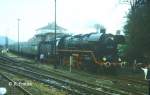 DR 44 1093-2 mit dem Geburtstagsonderzug von Naumburg Hbf nach Artern, im Bf Ro�leben; 01.10.1989 (Foto: Roberto Franke)
