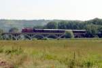 MTEG 204 354-5 mit dem DLr 99817 von Freyburg zum abstellen nach Karsdorf auf dem Hochwasserviadukt bei Kirchscheidungen; 07.06.2008 (Foto: Klaus Pollm�cher)