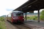 TG Ferkeltaxi 972 771-0 + 171 056-5 als DPE 33890 von Schönberg nach Wangen, am 12.07.2009 beim Kreuzungshalt in Laucha. (Foto: Andreas Leipoldt)