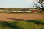 LEG 202 703-5 mit dem RE 16584  Rotk�ppchen-Express  von Freyburg nach Altenburg, im Unstruttal bei Kleinjena; 03.10.2010 (Foto: Dampflok015)