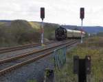 Der Leerzug auf der Fahrt nach Karsdorf, bei der Einfahrt in Laucha; 24.10.2010