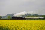 EMBB 52 8154-8 mit dem DPE 37691 von Freyburg nach Camburg, am 19.05.2013 bei Ro�bach.