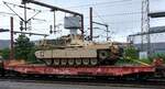 D-DB 31 80 4852 833-1 Gattung Samms489 hier genutzt für den Transport von einem Militärfahrzeug. Pattburg/DK 06.07.2025