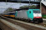 Am 12 Augustus 2017 war die Welt für NMBS TRAXXen und NS ICR Reisewagen noch in Ordnung und stand 2813 mit deren IC-Benelux in Roosendaal.
