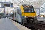   Der Siemens Desiro ML Triebzug AM 08 548 der SNCB NMBS (AM = Automotrice) steht am 18.10.2014 im Bahnhof Liège Guillemins als Regionalzug 5666 nach Namur (niederländisch Namen) bereit.