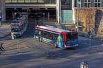 Wagen 189 erreicht als Linie 60 in Krze die Haltestelle Erfurt Hauptbahnhof.