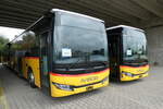(280'833) - PostAuto Graubünden - PID 12'379 - Iveco am 28. September 2025 in Kerzers, Murtenstrasse (280'833) - PostAuto Graubünden - PID 12'379 - Iveco am 28. September 2025 in Kerzers, Murtenstrasse