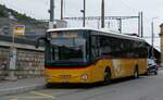 (281'274) - CarPostal Ouest - NE 165'364/PID 10'018 - Iveco (ex TPC Aigle Nr. CP09) am 11. Oktober 2025 beim Bahnhof Neuchtel