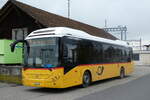(282'015) - PostAuto Wallis - VS 471'470/PID 10'878 - Volvo (ex Nr. 80) am 1. November 2025 beim Bahnhof Ins