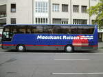 Aus Holland: Maaskant, Lith - Van Hool T 915 Acron am 4.