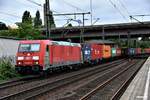 185 403-3 zog einen kastenzug durch hh-harburg,13.08.16